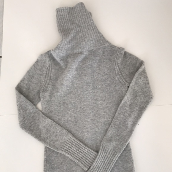 Old Navy long grey zip up sweater - Picture 6 of 10